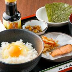 新鮮卵やブランド鶏をシンプルかつカジュアルに味わう