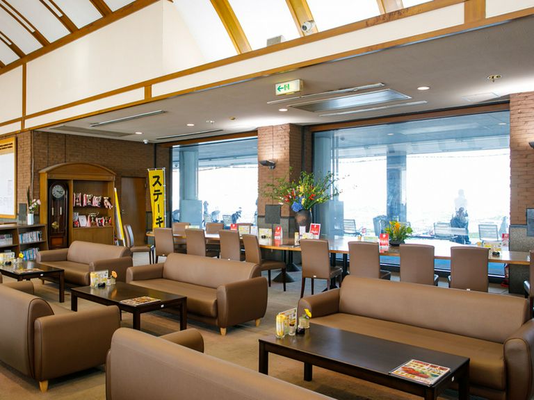 いつでも気軽に立ち寄れる、オールデイ・カフェレストラン