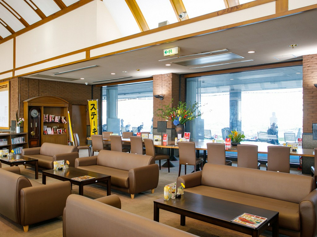 いつでも気軽に立ち寄れる、オールデイ・カフェレストラン