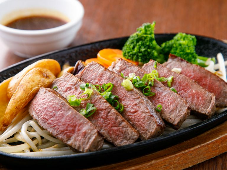 料理づくりのモットーは、「いい素材をリーズナブルに」