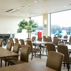 半面貸切・全面貸切OK！最大150名の宴会に対応できる