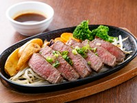 ごはん・お味噌汁・漬物つき
ソース:ガーリックor洋わさび
※毎月29日・30日は肉の日につき特別価格(数量限定)→2290円