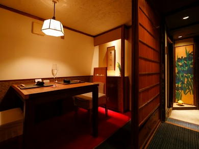 人数に応じて使える、情緒豊かなプライベート空間