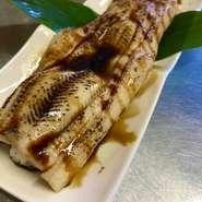 ふわふわトロトロの穴子寿司を是非どうぞ、少食な方はこの一皿でお腹一杯になるかもしれません。