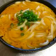 うどんを茶碗蒸し仕立てにしました、具なしネギのみ、お出しを味わいながら、うどんを召し上がって下さい。