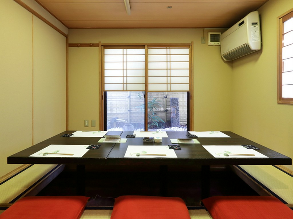 各種宴会やお祝いごとに活躍する3階個室