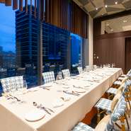 6名様から12名様までの個室を用意。