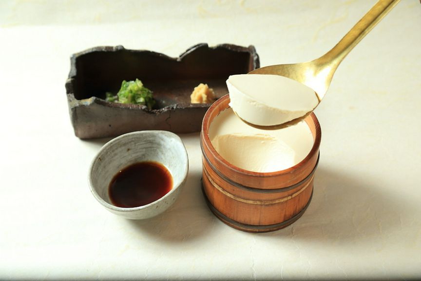 濃密な自家製豆腐『石慶豆腐』