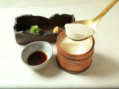 濃密な自家製豆腐『石慶豆腐』
