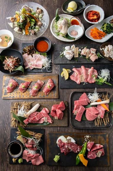 様々なシーンに重宝する、飲み放題つきコースを各種用意