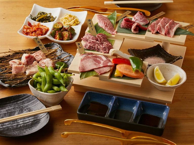 お肉もお酒も心行くまで楽しむコースを用意