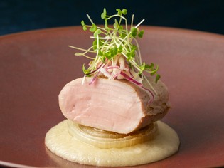 『天草ポークフィレ肉のロースト　オニオンバターソース』