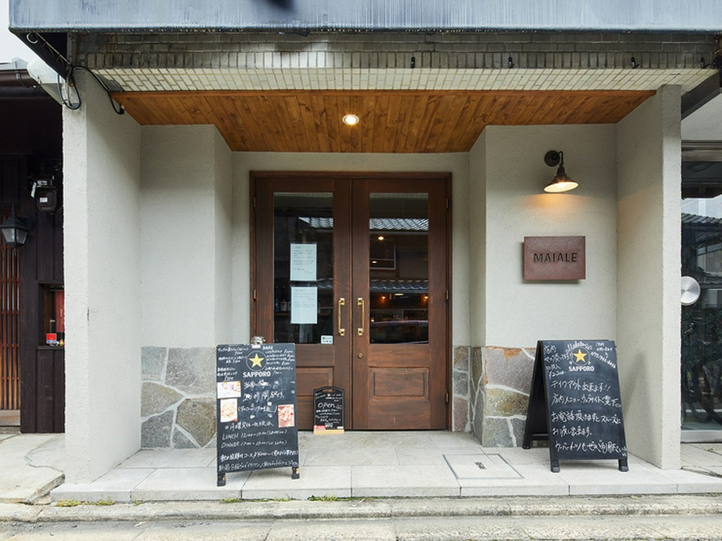 京都の街並みにしっくり馴染む和テイストの外観