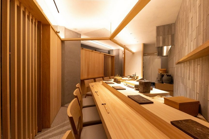 仕入れからこだわる江戸前鮨。接待でもご利用ください。