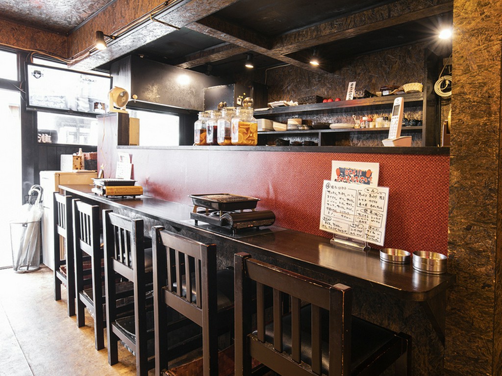カウンター席の用意あり。気軽な普段使いにいかが