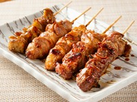 自家製のタレと炭火の香りがたまらない『焼鳥盛り合わせ』