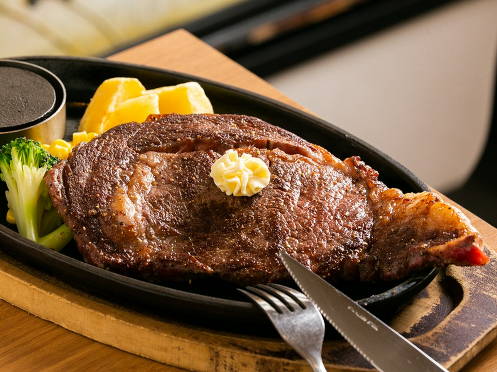 柔らかい食感、ヘルシーな『プライムリブアイステーキ　300g』
