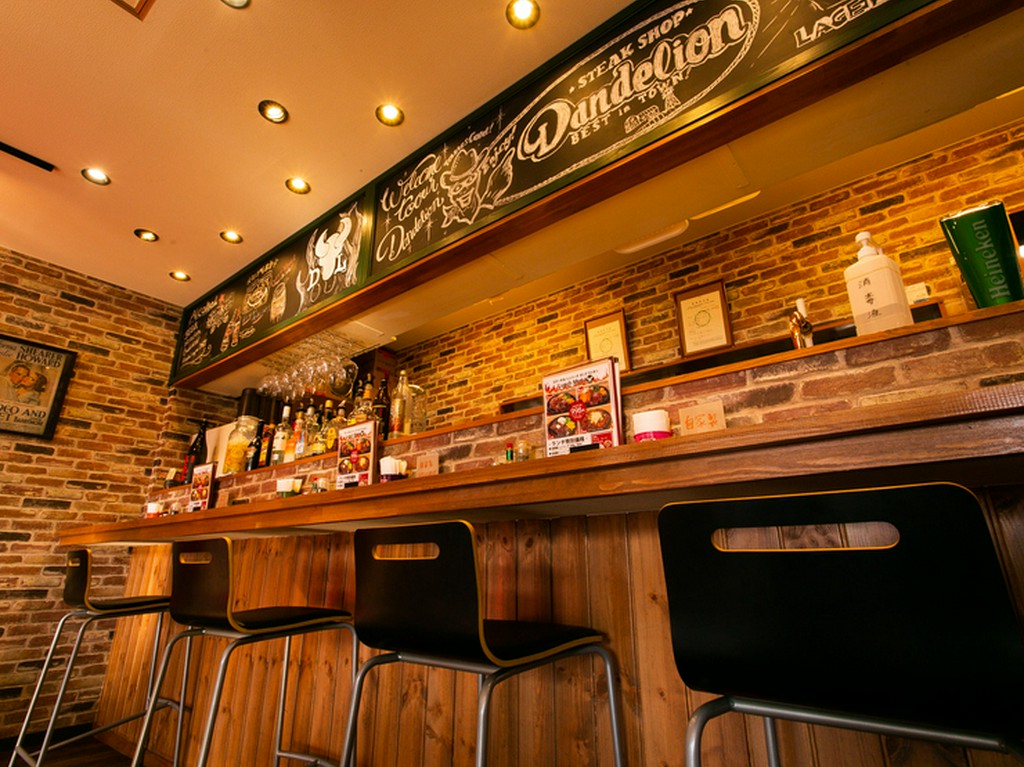 ディナータイムには“ちょい飲み”なんて楽しみ方もできる