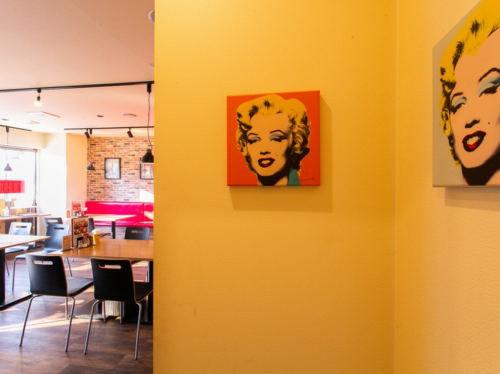 アメリカンな雰囲気ただよう店内。インテリアにも要注目