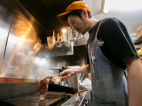 秒単位で焼き加減を調整。一番おいしい状態に仕上げる
