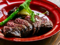 素材の旨みを心ゆくまで味わう『牛ハラミステーキ』