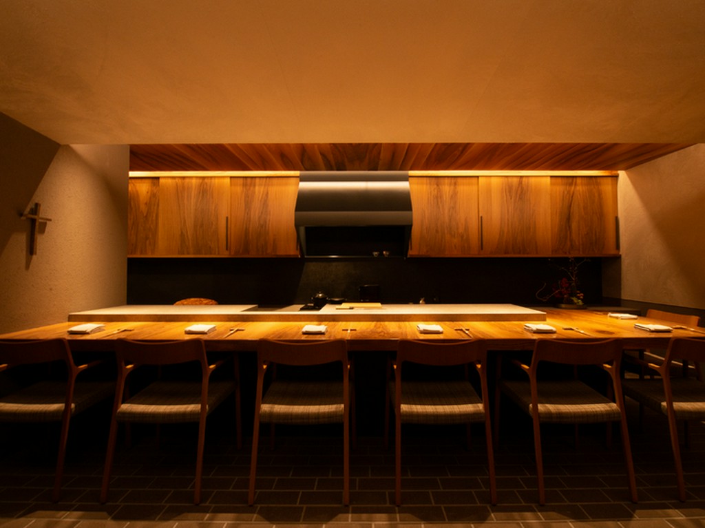 ドラマチックな食の舞台でありつつ、自然体でくつろげる雰囲気