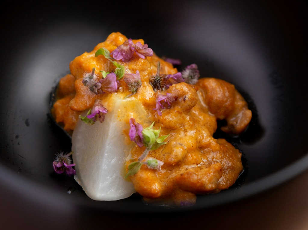 お米と一緒に土鍋で炊いた小蕪