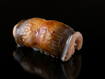 近海、地物を中心とした高級魚介類の握り鮨