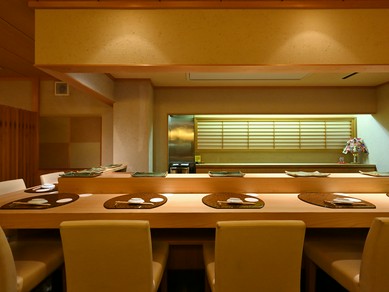 最高峰の江戸前鮨を二人で満喫! 大事なデートに理想的な一軒