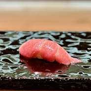 程よい酸味と濃厚な旨みの絶妙なバランス。口の中でとろける美味しさを是非ご堪能下さい。