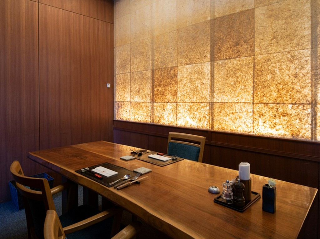 『おまかせディナーコース』は内容充実。接待や会食にぴったり