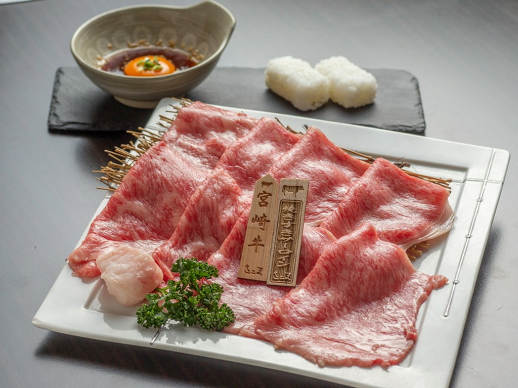 “濃厚卵”に絡めて召し上がれ『焼きすきサーロイン』