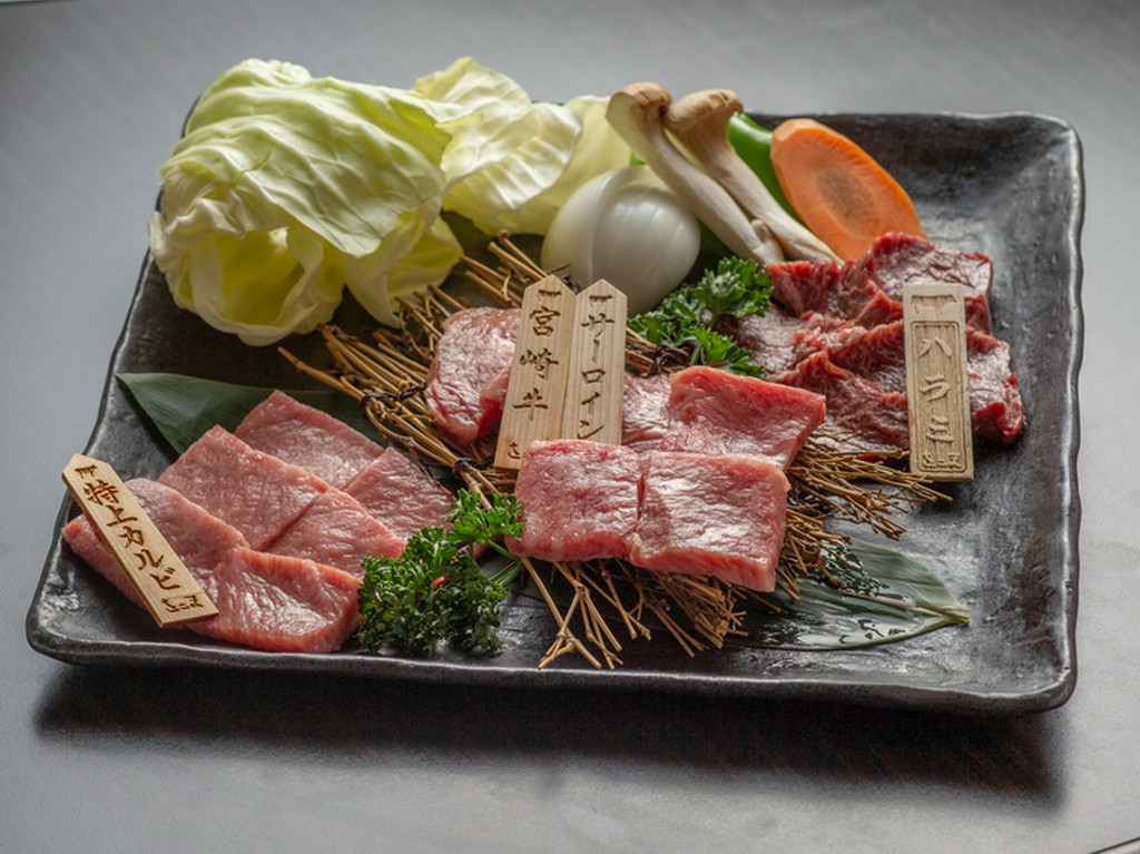 悩んだ時はコレ。複数の部位を楽しめる『贅沢盛り』