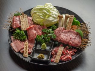 스테이크 야키니쿠 해산물 사코마