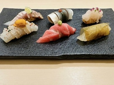 自慢の赤酢　極上鮨