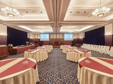 少人数〜大人数まで対応可能な宴会場完備