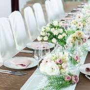 接待、会食、会社の催し事でも愉しんで頂けるよう、大小さまざまな個室をご用意！用途に合わせてご相談下さい！