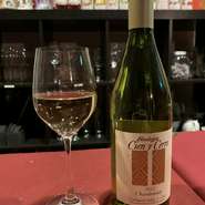 産地：チリ
品種：シャルドネ
鮮やかな若草色、果実味豊かでシトラス、ピーチ、アプリコットなどの新鮮なフルーツの香り。さわやかでスムーズな味わいが長く続きます。
※ボトル：4950円