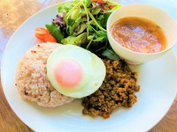 ※スープは別添えになります。
※パン・スープお代わり自由！
