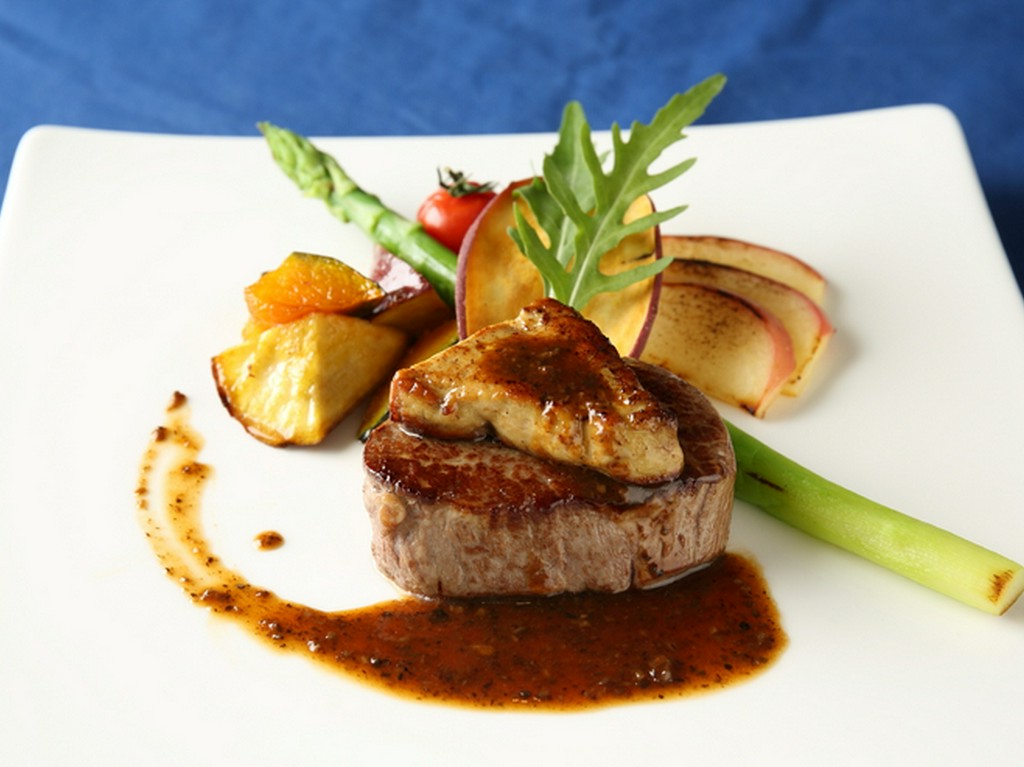 幅広い世代を楽しませるさまざまな料理