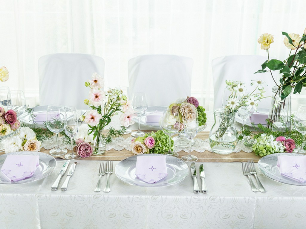 少人数から、人数に応じたお部屋をご用意します。