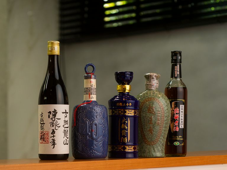 超貴重な紹興酒原酒があり、少量ずつの飲み比べも楽しめる