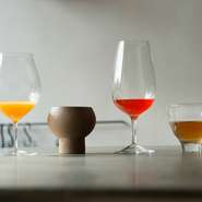 コースにはノンアルコールも選べるドリンクペアリングがつきます。カクテルに使う素材は、液体窒素で香りを抽出したり、ジュースや酵素に至るまですべて手作り。料理+カクテルの新たなる世界観を見せてくれます。