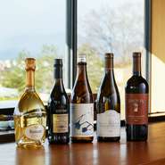 3種のシェフのお任せコースにはそれぞれ、ホテルのソムリエがセレクトしたワインペアリングのコースもあります。中には【パーク ハイアット 京都】のためだけに作られた特別な日本酒が出ることもあります。