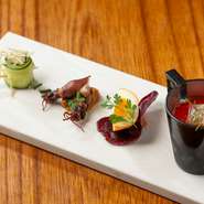 季節に合わせた食材を、小さなサイズのお料理にした盛り合わせ