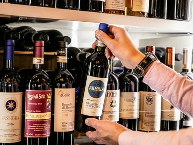 店長セレクトのこだわりワイン。納得のいくものだけをセレクト