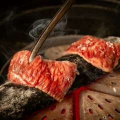 幸福感が高まる“肉おさめ”の皿『イチボの備長炭直火焼き』