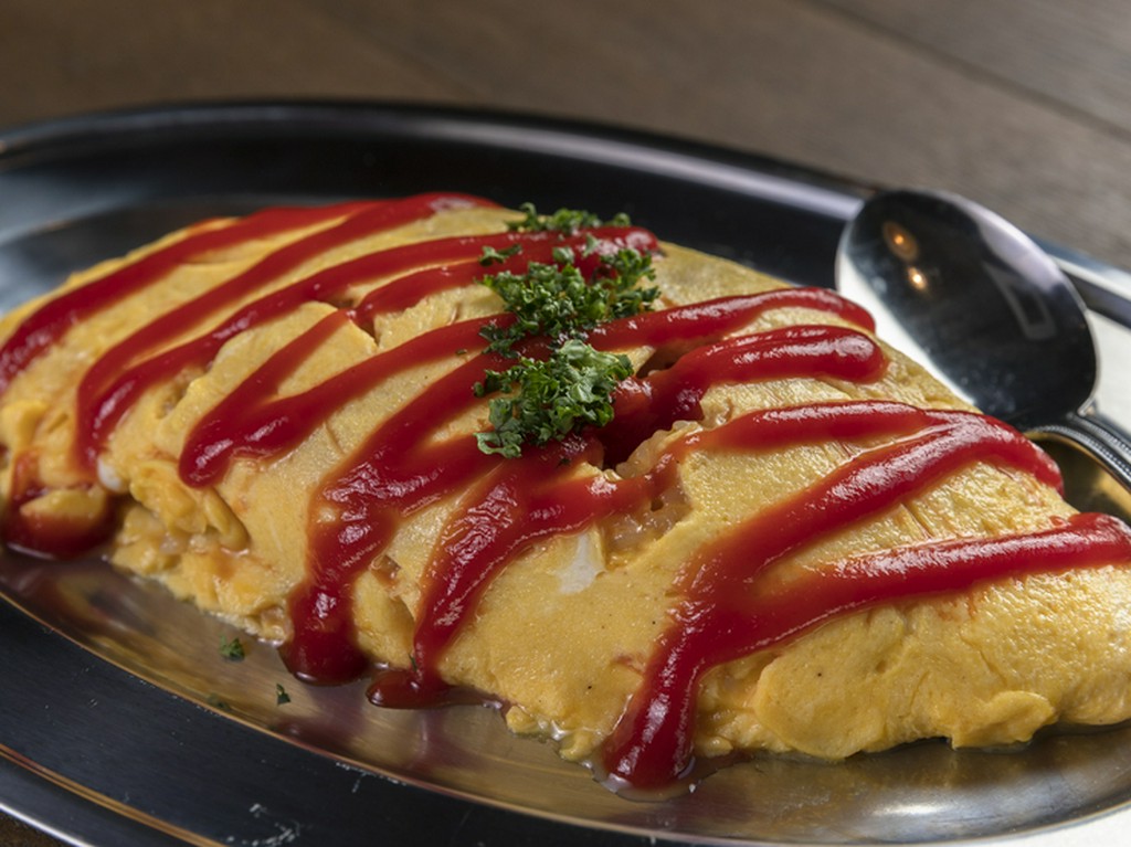 ケチャップライスが懐かしい『昔ながらのオムライス』