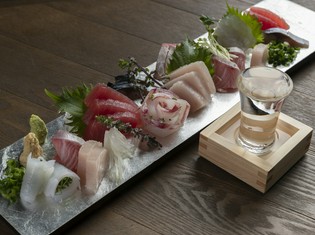 珍しい魚を堪能できることも！　『鮮魚の盛り合わせ』