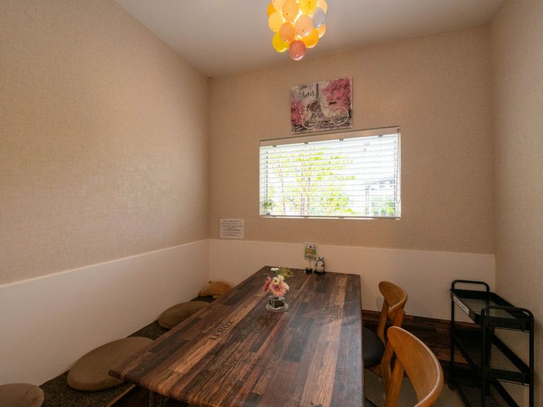 半個室のランチタイムで、お子様との食事を楽しむ